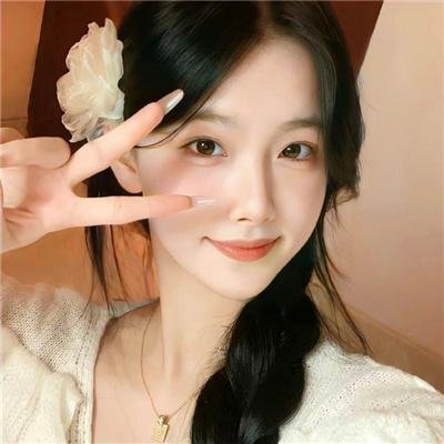 穿着旗袍的女孩